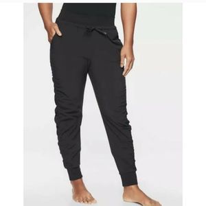Athleta Attitude Pant Size 4